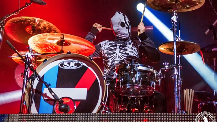 A More Seasoned Twenty One Pilots Dominates During Their First Night In A More Seasoned Twenty One Pilots Dominates During Their First Night In