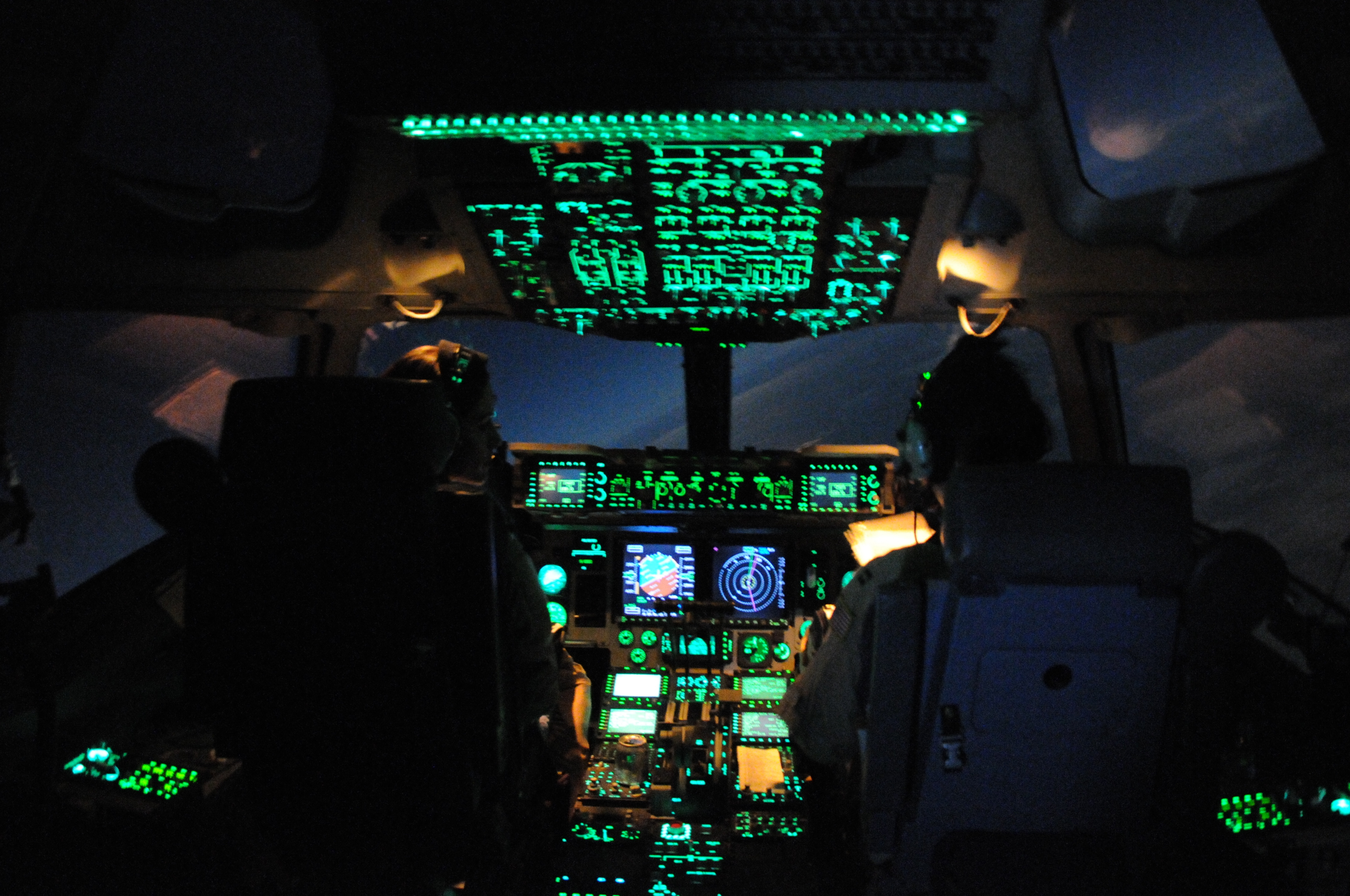 C-17 Globemaster III Cockpit: Inside the Iconic Military Plane