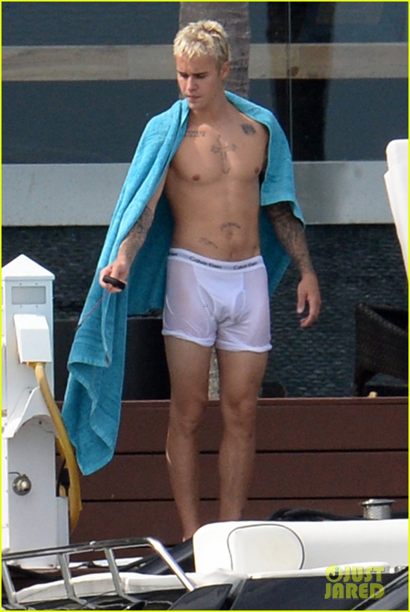 Justin Bieber Has Exposed His Penis Again In See Through Underwear Justin Bieber Has Exposed His Penis Again In See Through Underwear
