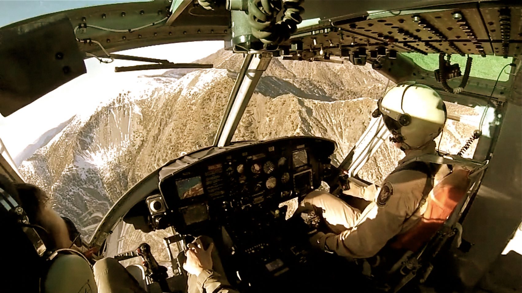 Maximum Altitude Helicopters Can Reach: Facts & Limits