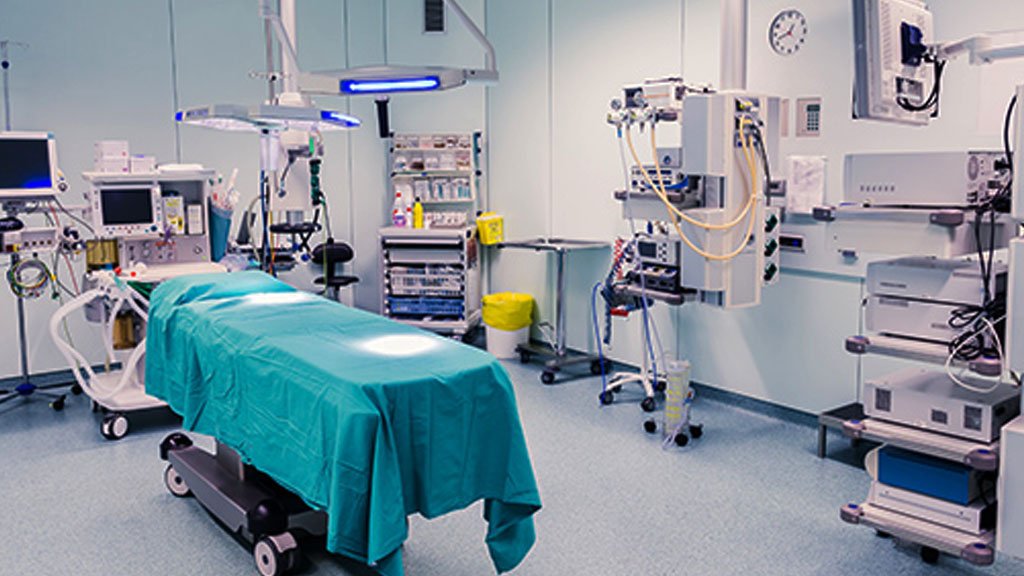 Essential Operating Room Assistant Qualifications: A Quick Guide